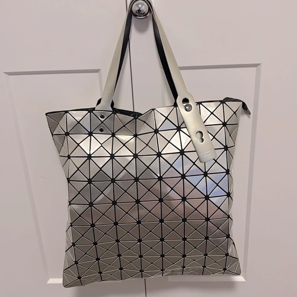 [Bao Bao] Issey Miyake Metallic PVC Geometric Black Mesh Zip-Close Shoulder Tote - Picture 4 of 16